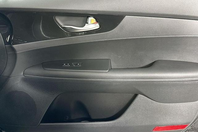 Photo of 2022 Aurora Black Kia Forte