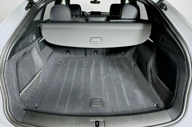 Photo of 2025 Glacier White Metallic Audi Q5