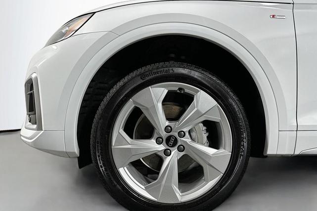 Photo of 2025 Glacier White Metallic Audi Q5