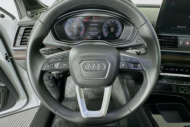 Photo of 2025 Glacier White Metallic Audi Q5