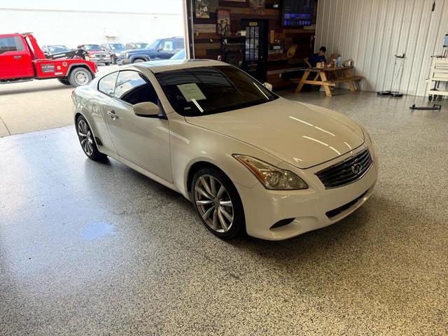 Photo of 2009 Moonlight White INFINITI G37