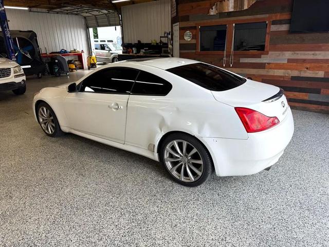 Photo of 2009 Moonlight White INFINITI G37