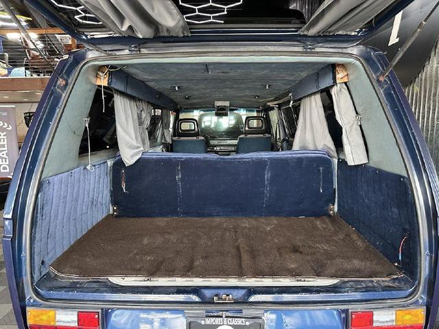 Photo of 1984 Blue Volkswagen Vanagon