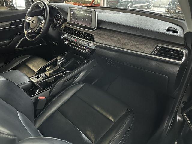 Photo of 2020 Green Kia Telluride