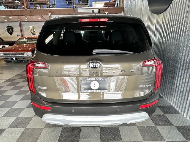Photo of 2020 Green Kia Telluride