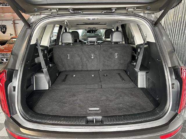 Photo of 2020 Green Kia Telluride