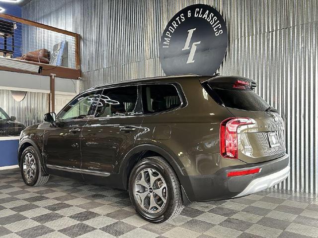 Photo of 2020 Green Kia Telluride