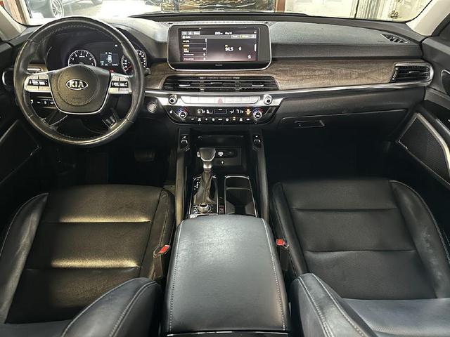 Photo of 2020 Green Kia Telluride