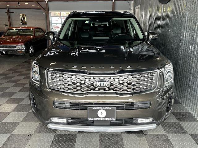 Photo of 2020 Green Kia Telluride