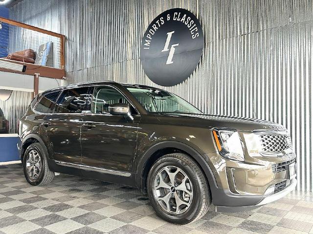 Photo of 2020 Green Kia Telluride