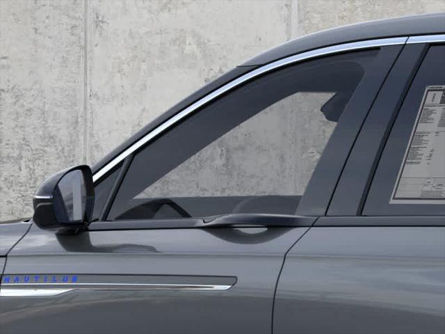 Photo of 2025 Lustrous Gray Metallic Lincoln Nautilus