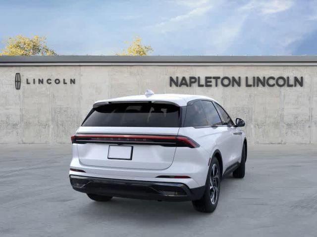 Photo of 2025 White Platinum Metallic Tri-Coat Lincoln Nautilus