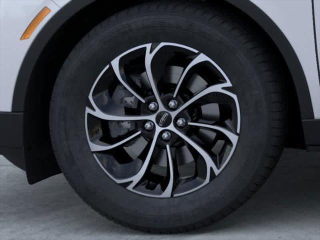Photo of 2025 White Platinum Metallic Tri-Coat Lincoln Nautilus