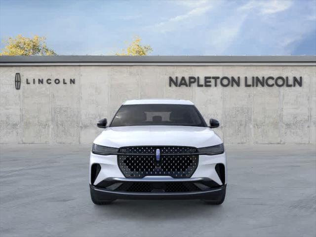 Photo of 2025 White Platinum Metallic Tri-Coat Lincoln Nautilus