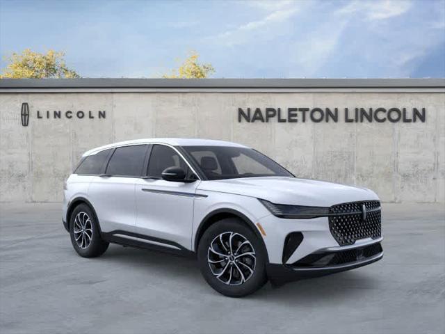 Photo of 2025 White Platinum Metallic Tri-Coat Lincoln Nautilus