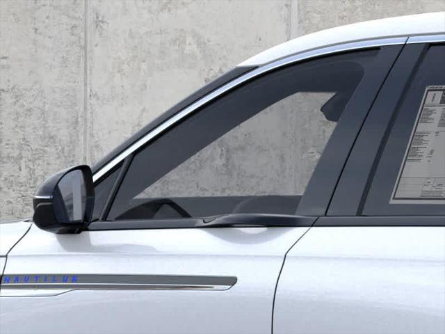 Photo of 2025 White Platinum Metallic Tri-Coat Lincoln Nautilus