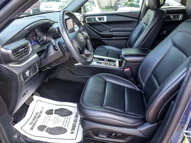 Photo of 2020 Blue Metallic Ford Explorer