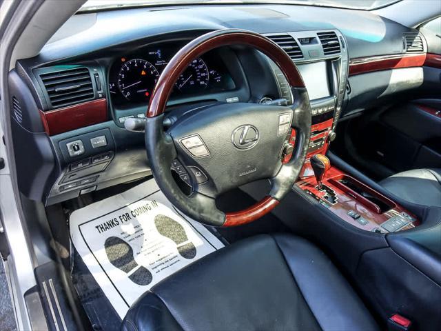 Photo of 2007 Mercury Metallic Lexus LS 460