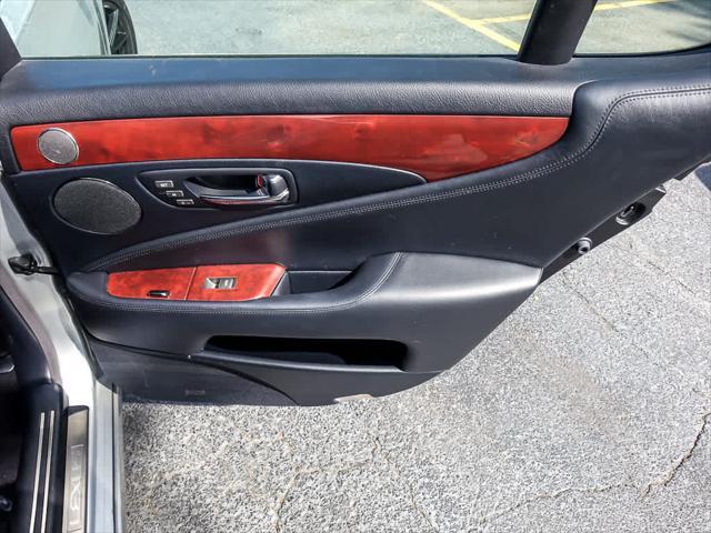 Photo of 2007 Mercury Metallic Lexus LS 460