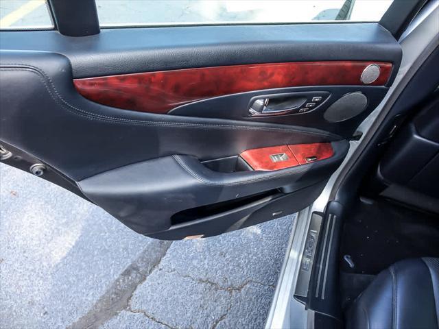 Photo of 2007 Mercury Metallic Lexus LS 460