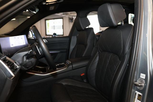 Photo of 2024 Gray BMW X5