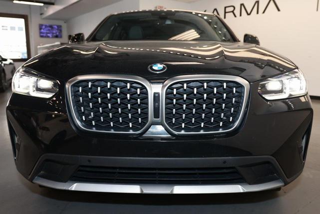 Photo of 2024 Black BMW X4