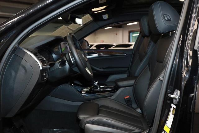 Photo of 2024 Black BMW X4