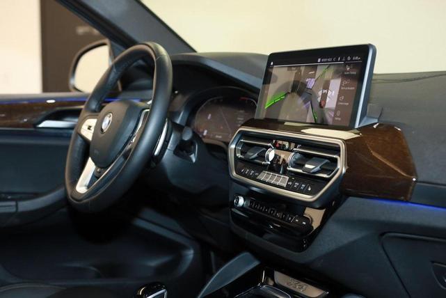 Photo of 2024 Black BMW X4