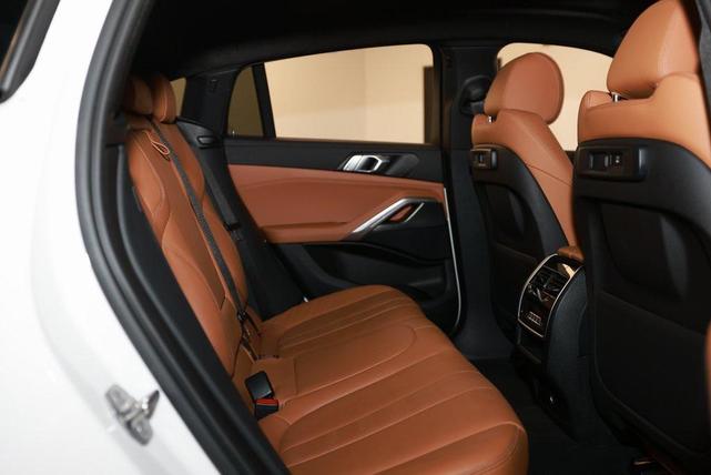 Photo of 2022 Alpine White BMW X6