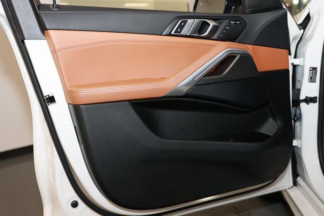 Photo of 2022 Alpine White BMW X6
