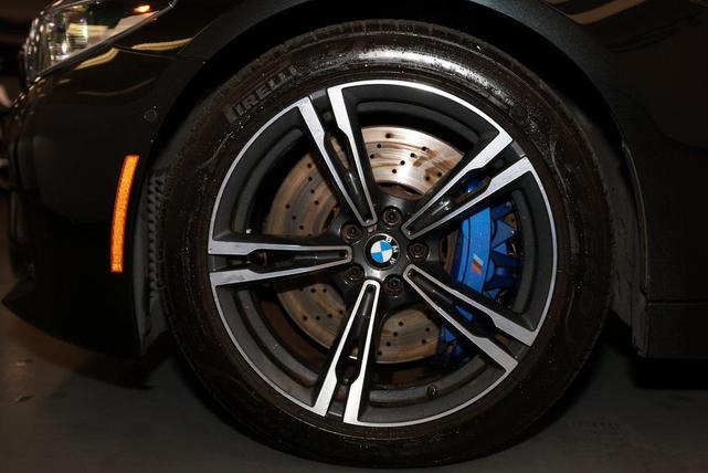 Photo of 2020 Black Sapphire Metallic BMW M5