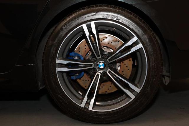 Photo of 2020 Black Sapphire Metallic BMW M5