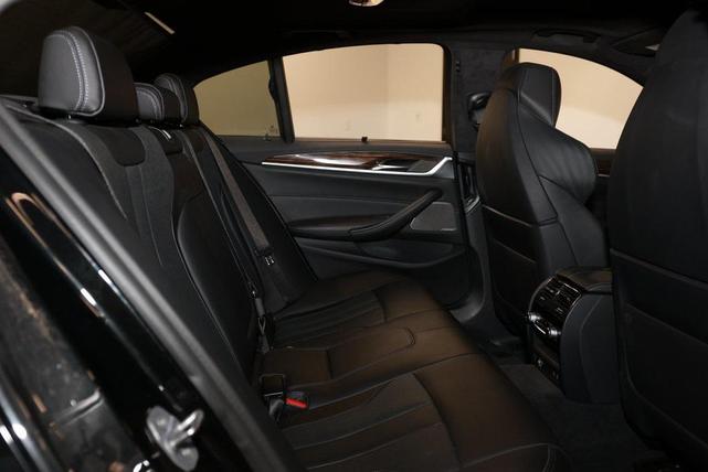 Photo of 2020 Black Sapphire Metallic BMW M5
