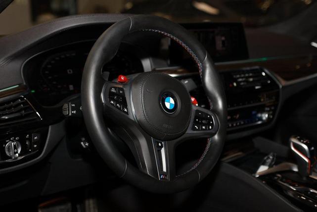 Photo of 2020 Black Sapphire Metallic BMW M5