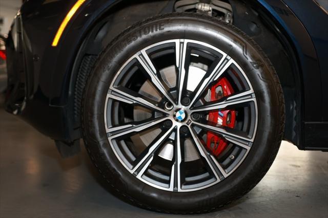 Photo of 2024 Carbon Black Metallic BMW X6