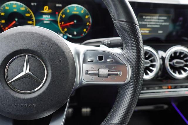Photo of 2022 Mountain Gray Metallic Mercedes-Benz GLB 250