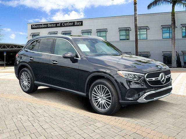 Photo of 2024 Black Mercedes-Benz GLC 300