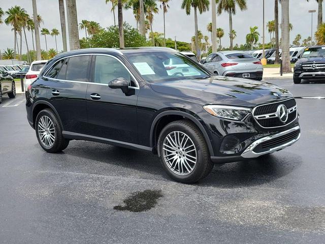 Photo of 2024 Black Mercedes-Benz GLC 300