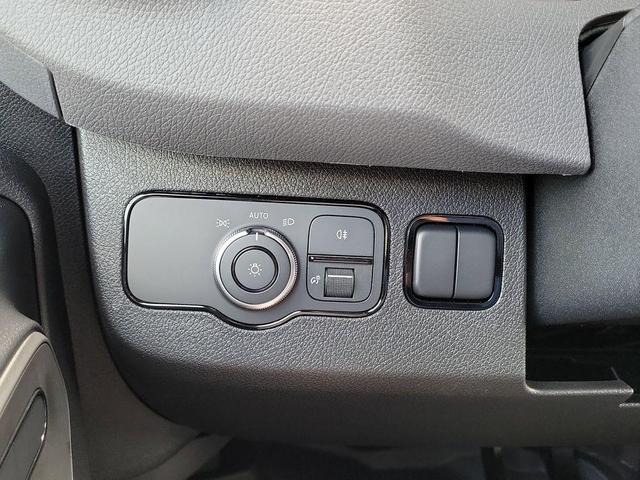 Photo of 2025 White Mercedes-Benz Sprinter 2500