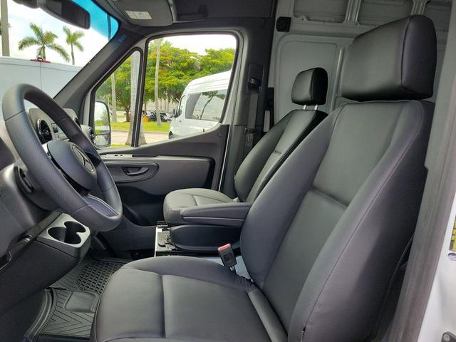 Photo of 2025 White Mercedes-Benz Sprinter 2500