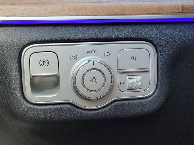 Photo of 2025 Polar White Mercedes-Benz GLE 350