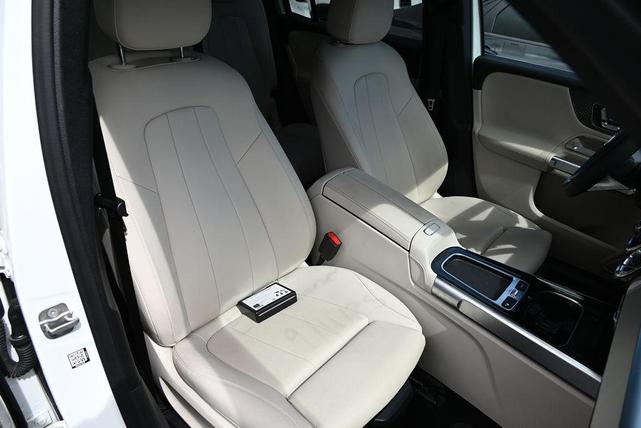 Photo of 2025 White Mercedes-Benz GLB 250