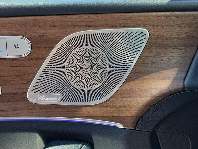 Photo of 2025 Polar White Mercedes-Benz GLE 350