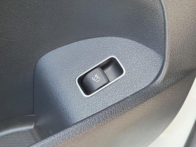 Photo of 2025 Polar White Mercedes-Benz GLE 350