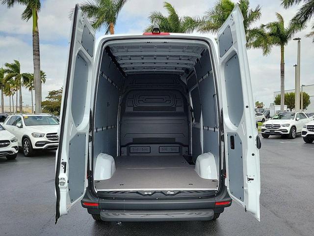 Photo of 2025 White Mercedes-Benz Sprinter 2500