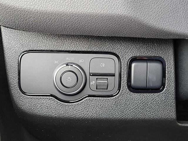 Photo of 2025 White Mercedes-Benz Sprinter 2500