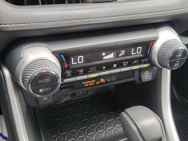 Photo of 2022 Midnight Black Metallic Toyota RAV4