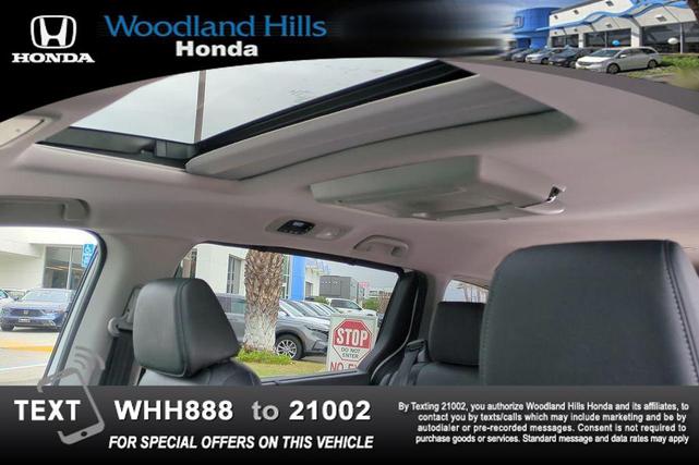 Photo of 2022 Platinum White Pearl Honda Odyssey