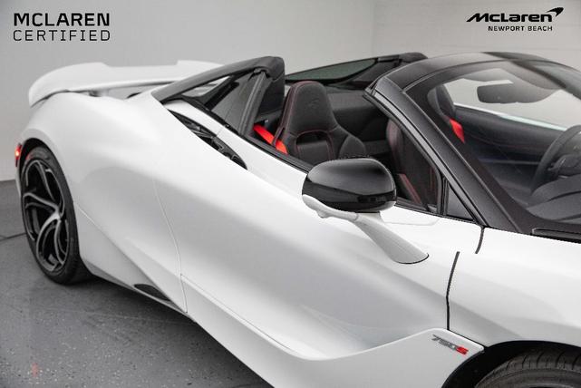 Photo of 2024 Silica White McLaren 750S