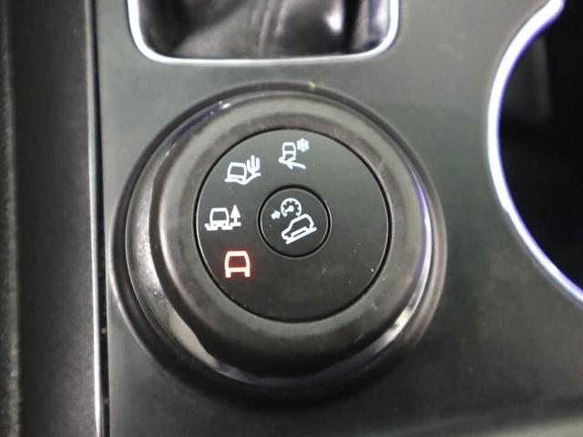 Photo of 2016 White Platinum Metallic Tri-Coat Ford Explorer